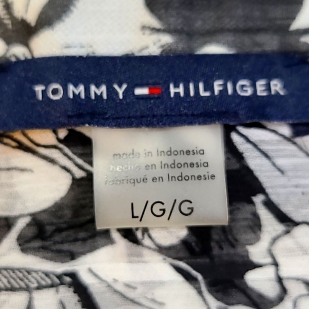 Tommy Hilfiger Sleeveless Top, Sheer B&W Flowers, Button Ruffle Center, Sz Large - Picture 6 of 7